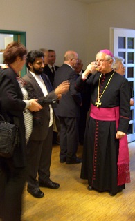 Foto von Bischof Dammertz beim Empfang im Haus St. Wolfgang