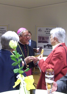 Foto von Bischof Dammertz mit Frau Bäumler vom Christkönigs-Institut