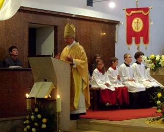 Foto von Bischof Dammertz bei der Predigt