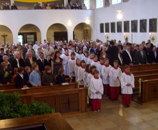 Foto vom Einzug der Ministranten
