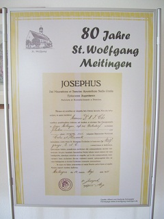 Foto einer Infostellwand im Pfarrheim