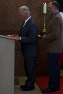 Foto von den F&uuml;rbitten beim Abschiedsgottesdienst