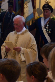 Foto vom Schlusslied beim Abscheidsgottesdienst