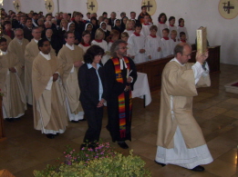 Foto vom feierlichen Einzug in die Kirche St. Wolfgang