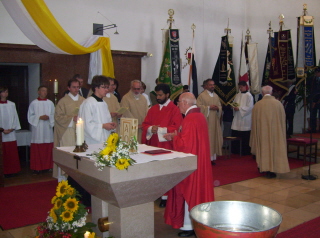 Foto von Pater Johnson und Dekan Kraus