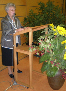 Foto von Frau Filz bei der Begrüßung