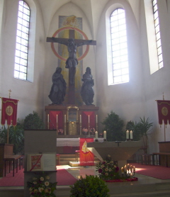 Foto vom Hochaltar an Pfingsten