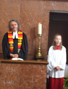 Foto von Pfarrer Maiwald beim Gottesdienst