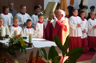 Foto vom Evangelium mit Dekan Kraus