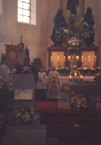 Foto von Pfarrer Maiwald beim Pfarrfest