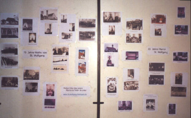 Foto der Pinnwand mit den alten Fotos der Kirche