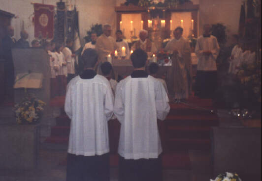 Foto des Weihrauchnebels beim Festgottesdienst