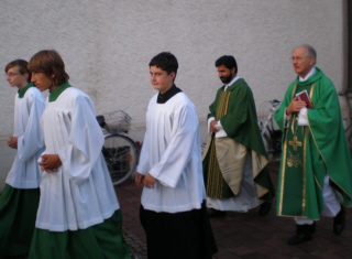 Foto vom gro&szlig;en Einzug in unsere Pfarrkirche