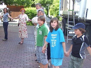 Foto von Pfarrfestbesuchern