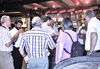 Foto von der Weinprobe in Requewihr