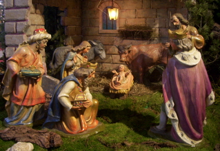 Foto der Krippe von St. Wolfgang mit den Hl. Drei K&ouml;nigen