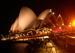 Foto der Oper von Sydney bei Nacht